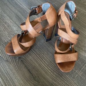 Dolce Vita Leather and Wood Platform Heel Sandals - Size 7.5